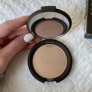 BECCA Highlighter in Shade Opal